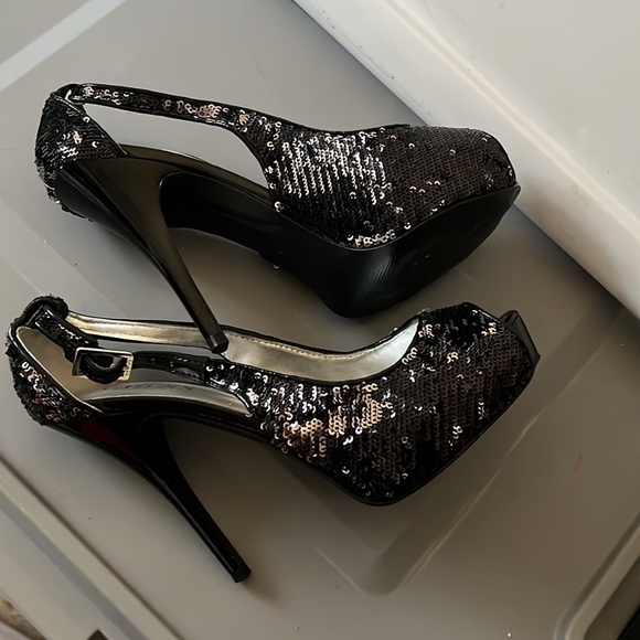 ⭐️ Bogo ⭐️ Guess Sz 6.5 sequins platform high heels shoes - Picture 4 of 15